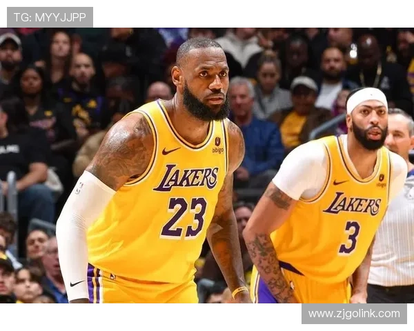 湖人致敬传奇巨星詹东领衔无浓眉阵容再现紫金荣耀辉煌传承